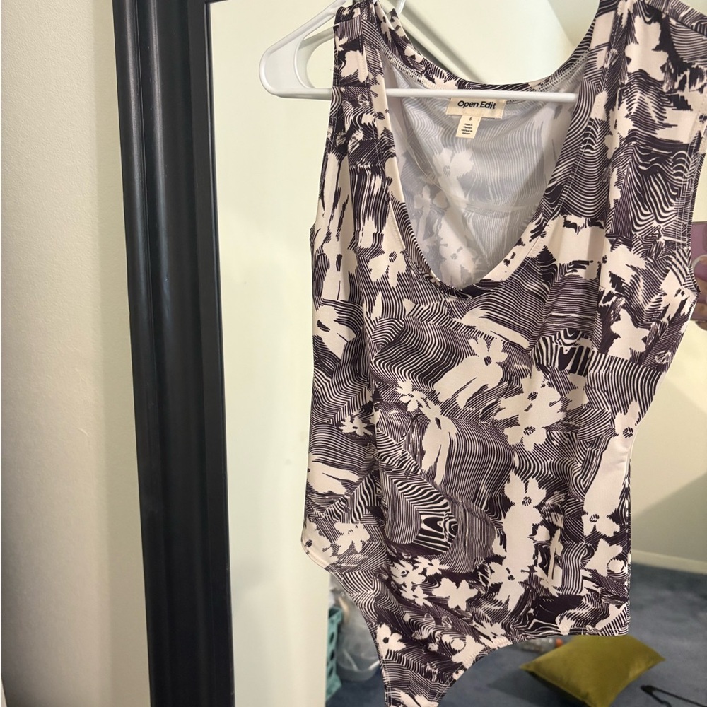 Black and White Floral Women's Top